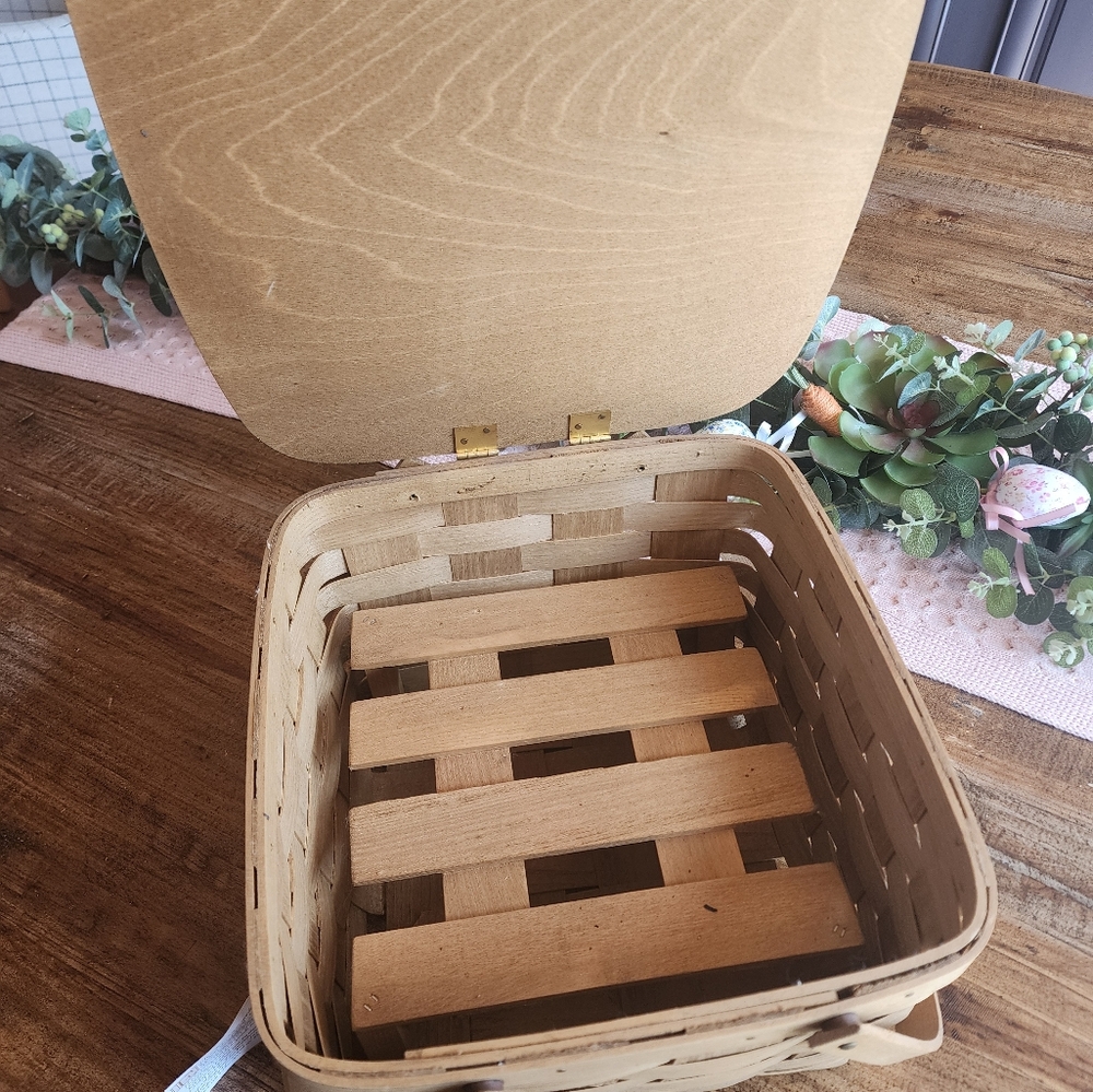 VINTAGE BASKETVILLE PICNIC BASKET FROM THE AMERICANA COLLECTION - Picture 4 of 7